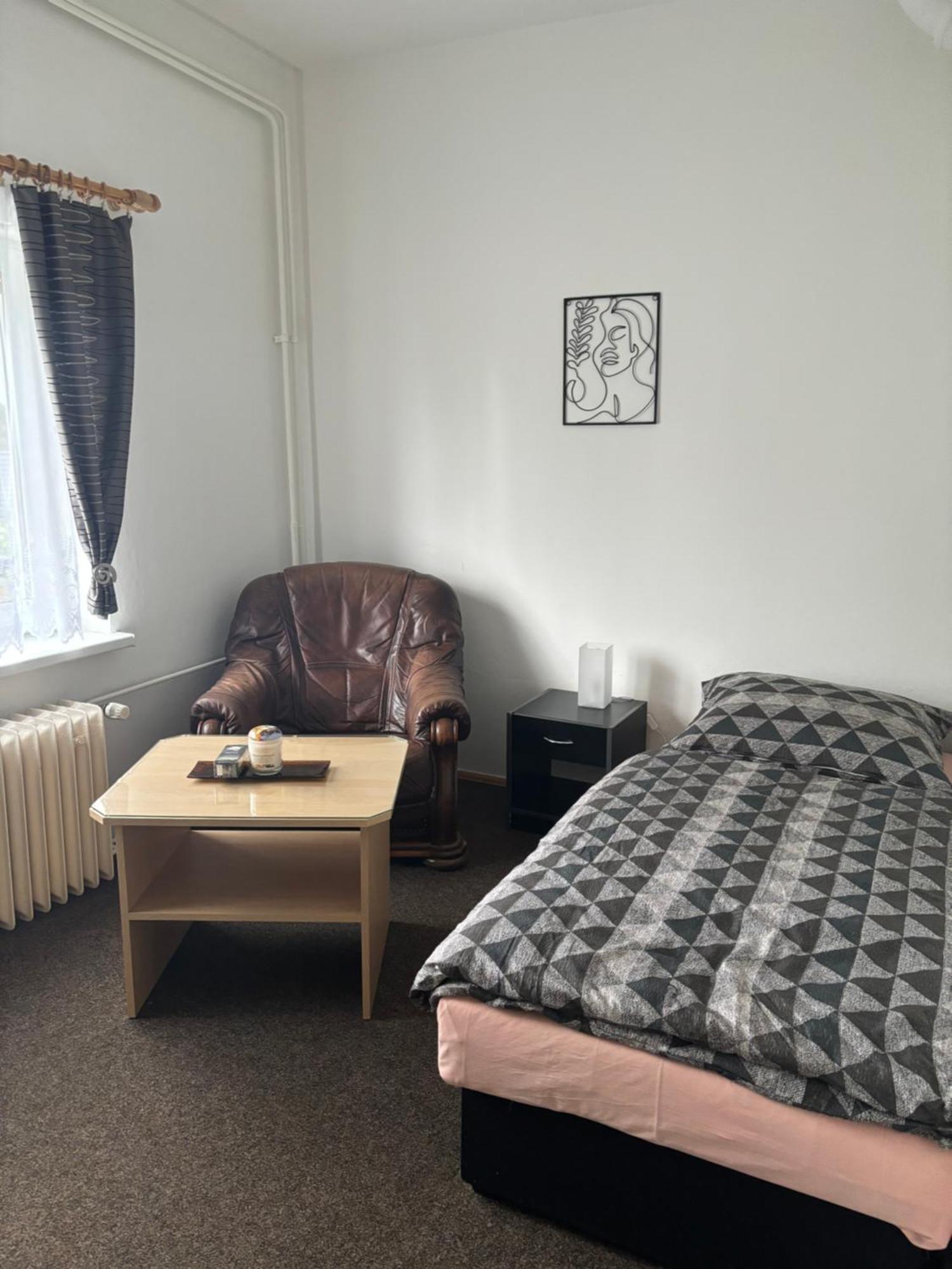 Penzion U Dusku Karlsbad Buitenkant foto